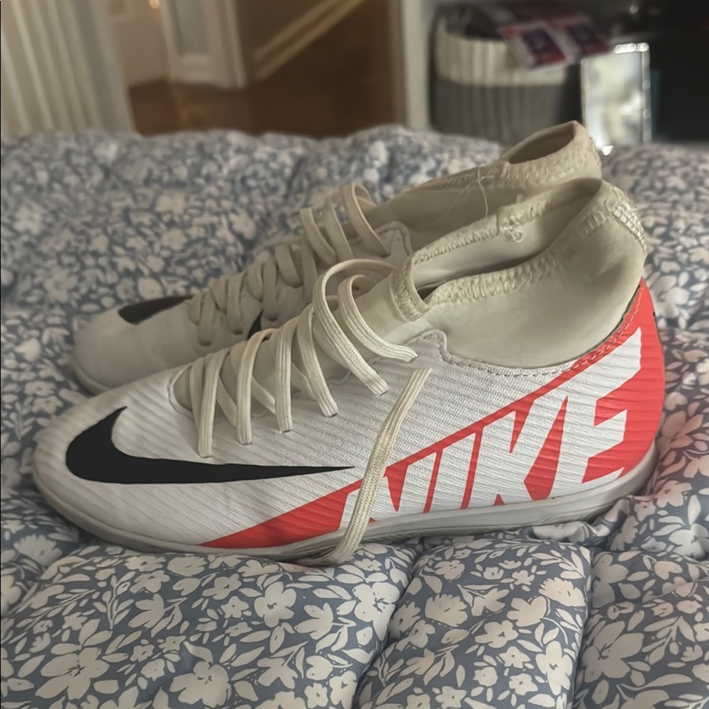 Nike White and Red High-Top Indoor soccer Cleats